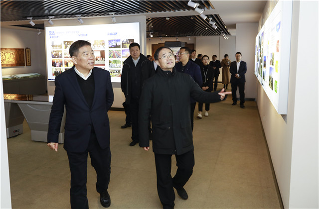 浙江省委常委、政法委书记王昌荣走访调研银娱优越会控股集团总部时指出 ——保持“亲清”政企关系，为企业做实事、解决实际困难